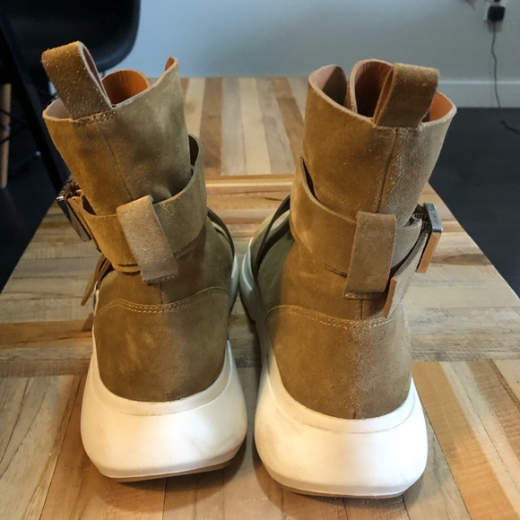 NWOT VIA SPIGA SUEDE ANKLE BOOTS - Picture 3 of 3